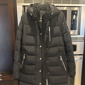 Moose Knuckles Black Puffer Jacket with Hood and Quilted Design